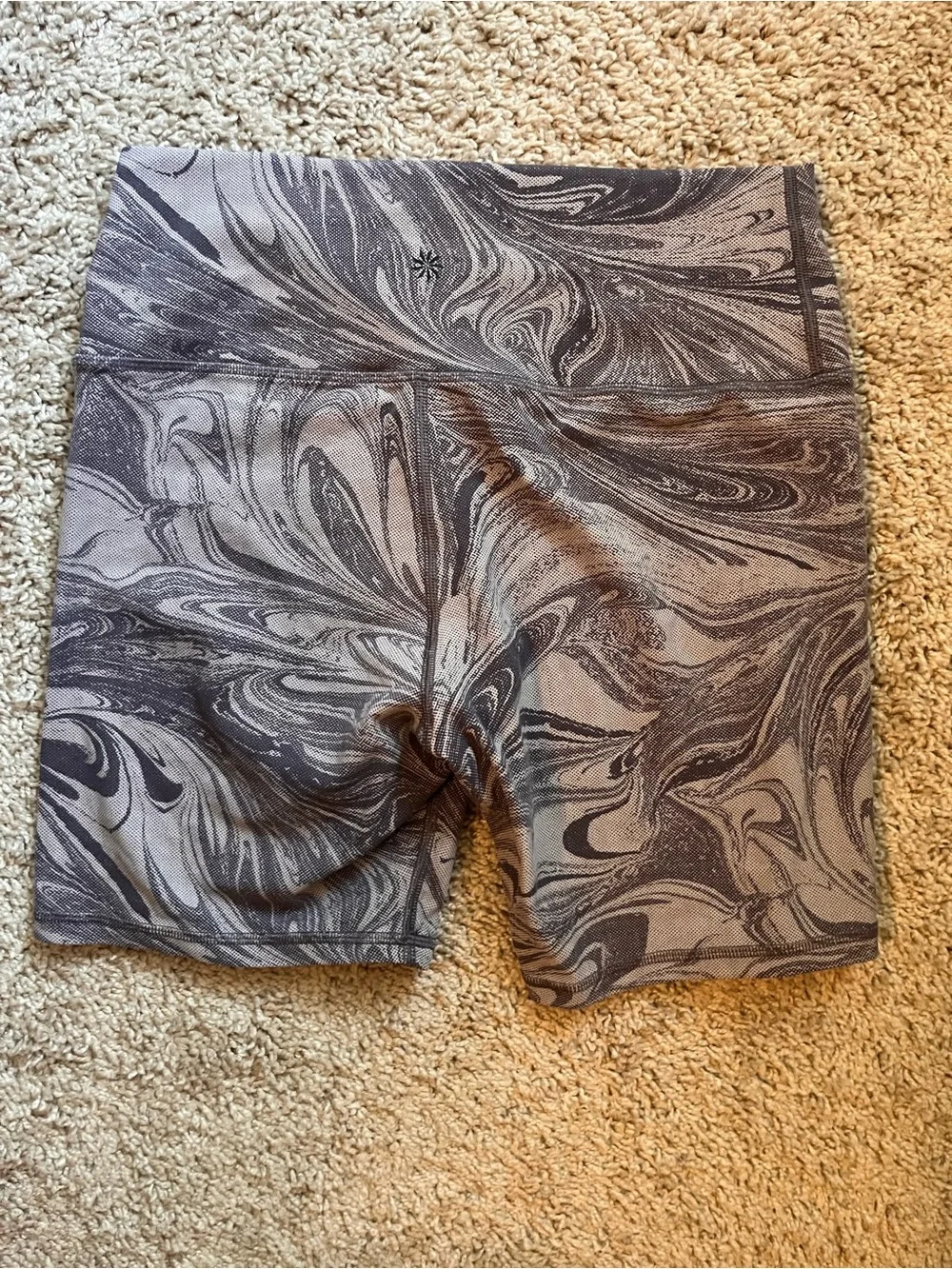 Athleta Transcend 7in Short Size Large